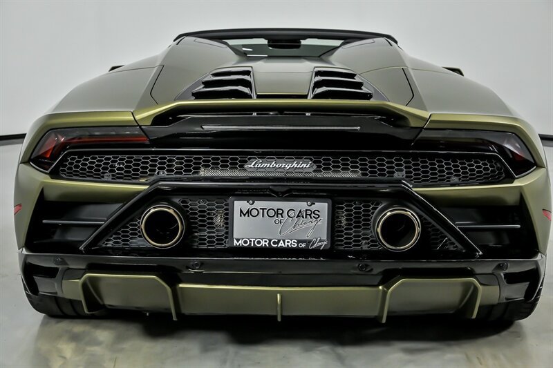 Used 2022 Lamborghini Huracan EVO RWD image 10