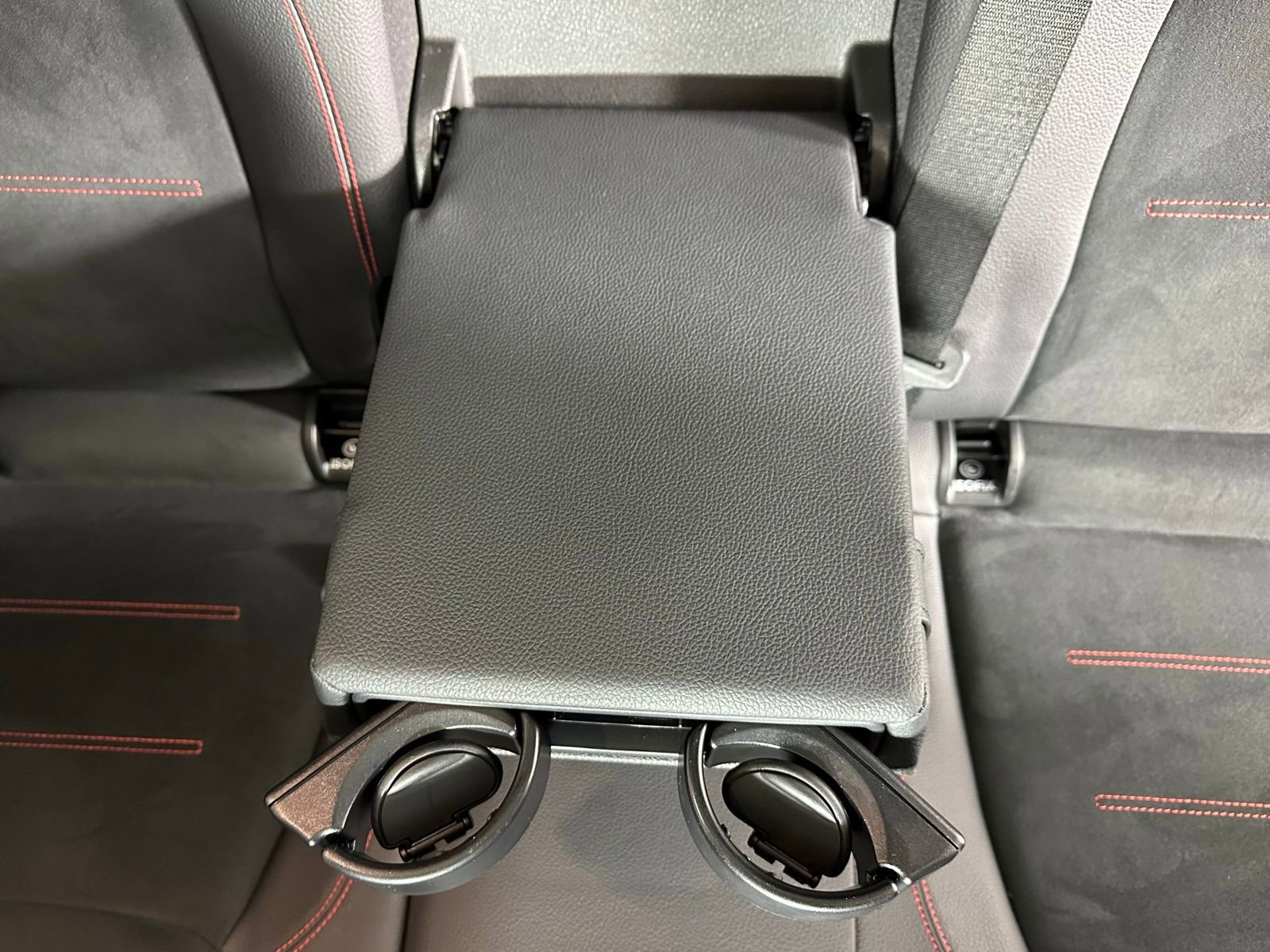 Used 2022 Mercedes-Benz GLB 250 4MATIC image 30