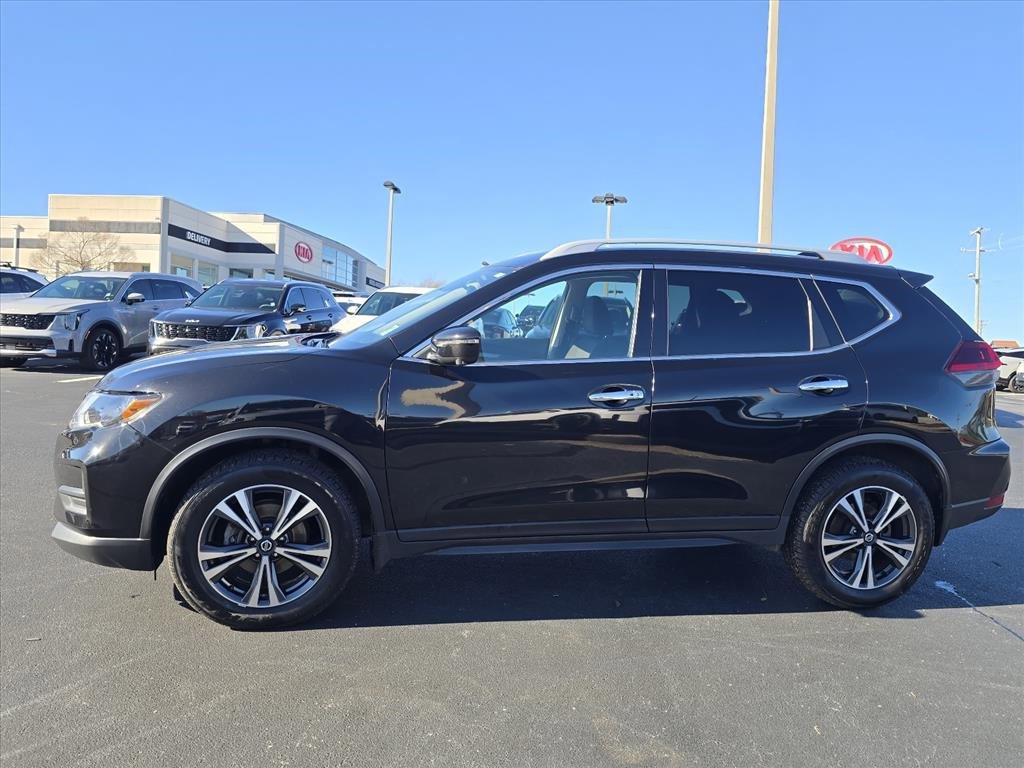 Used 2020 Nissan Rogue SV w/ Premium Package image 6