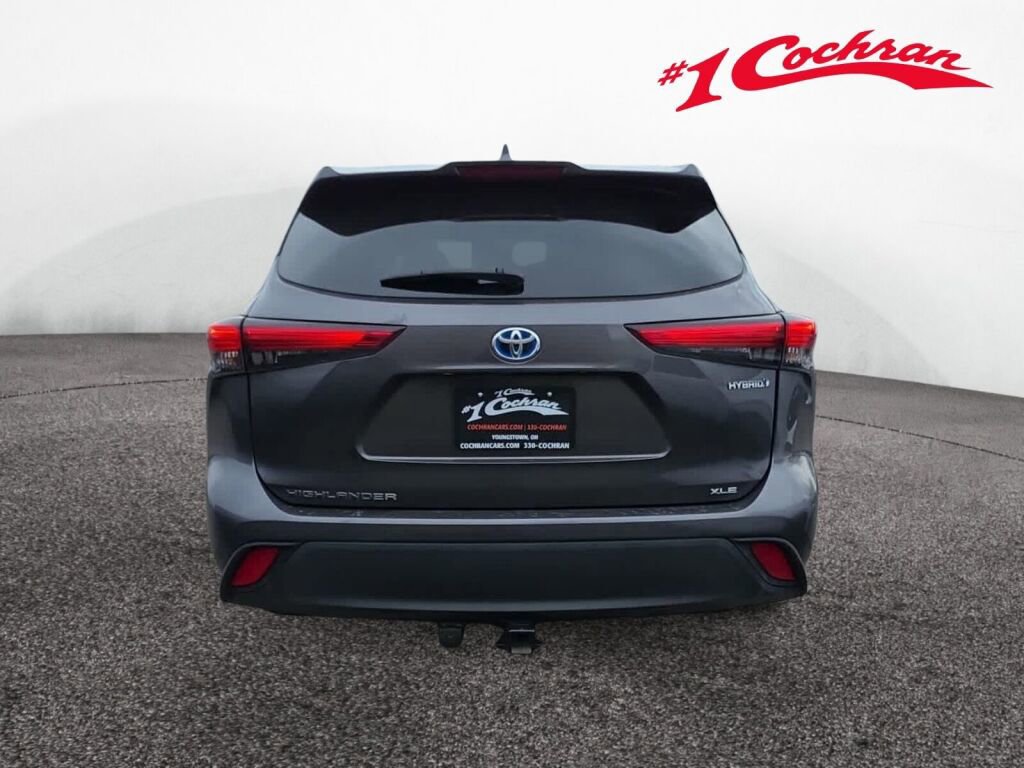 Used 2021 Toyota Highlander XLE image 11