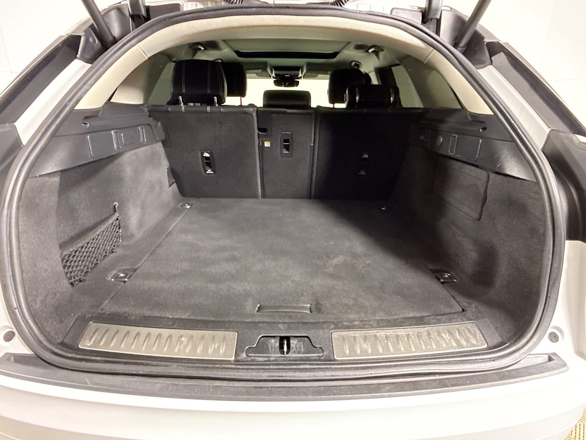 Used 2022 Land Rover Range Rover Velar S image 33