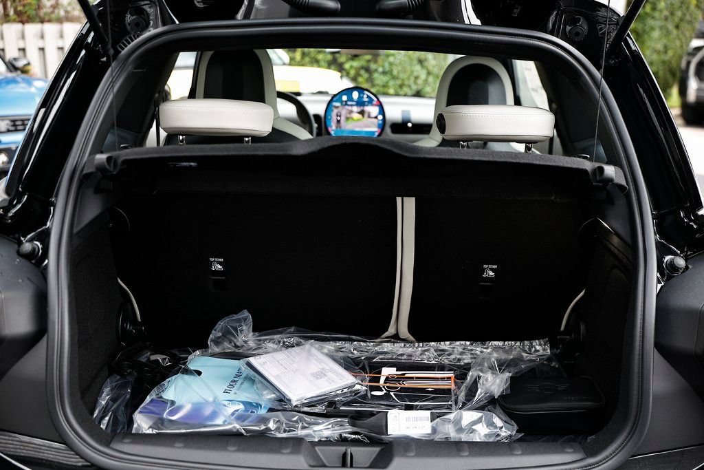 New 2026 MINI Cooper 2-Door Hardtop FWD image 26