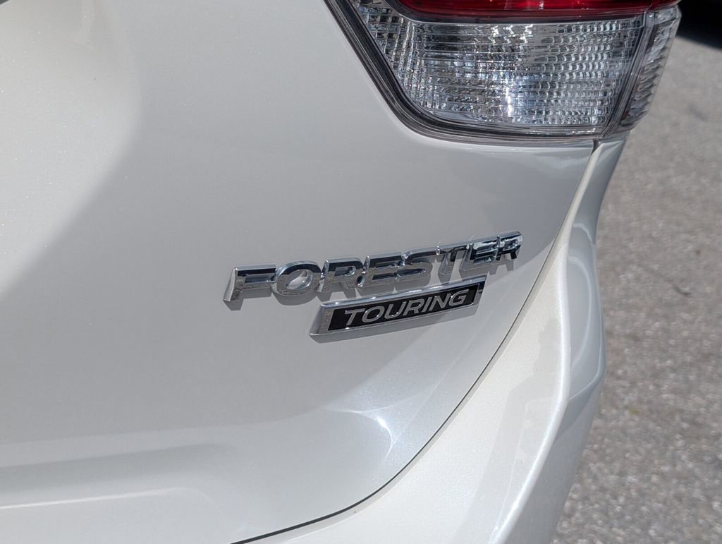 Used 2022 Subaru Forester Touring image 17