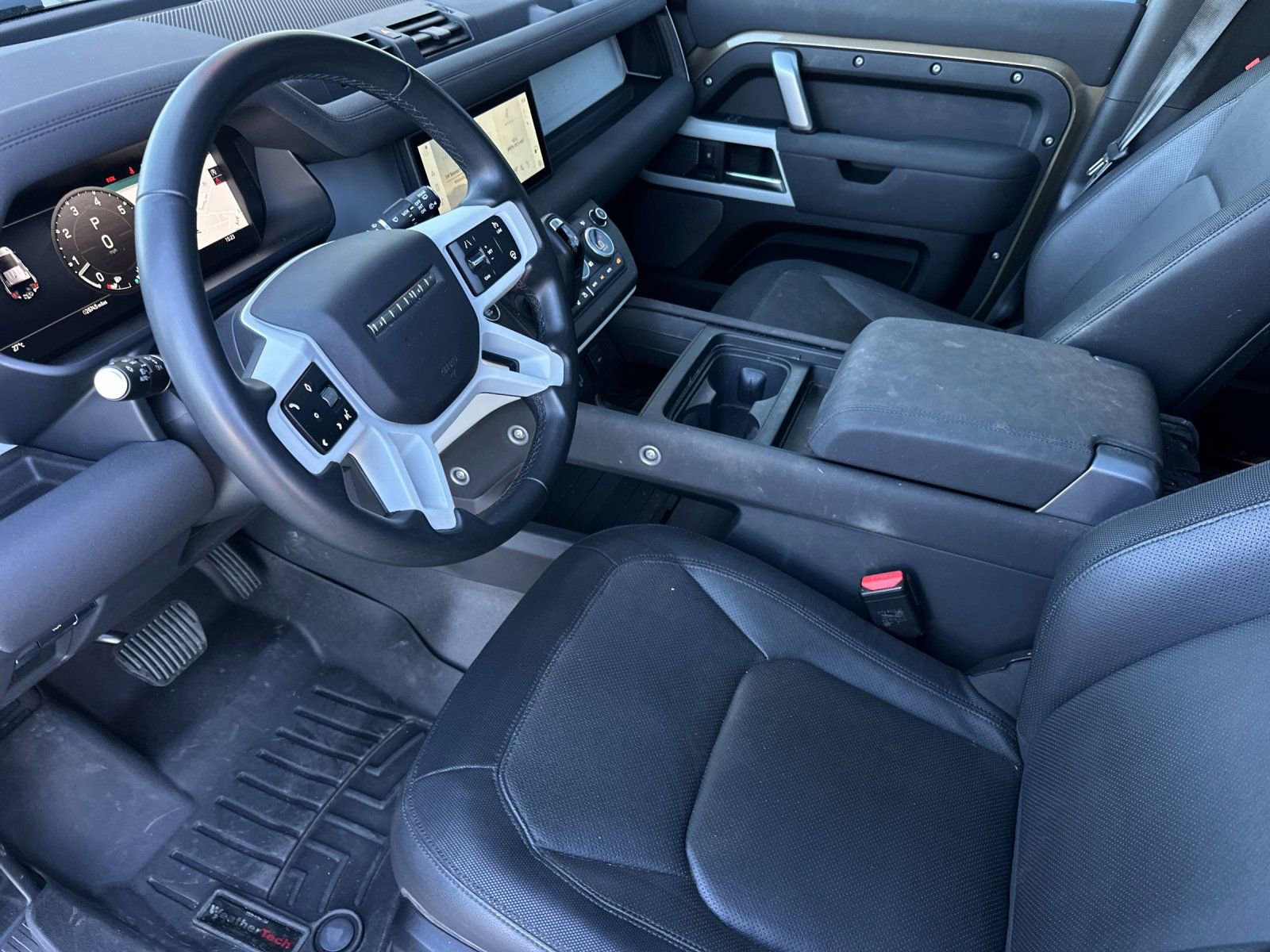 Used 2023 Land Rover Defender 110 X-Dynamic SE image 9