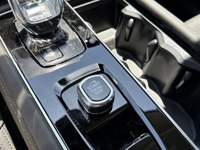 New 2025 Volvo XC90 T8 Plus w/ Protection Package Premier image 25