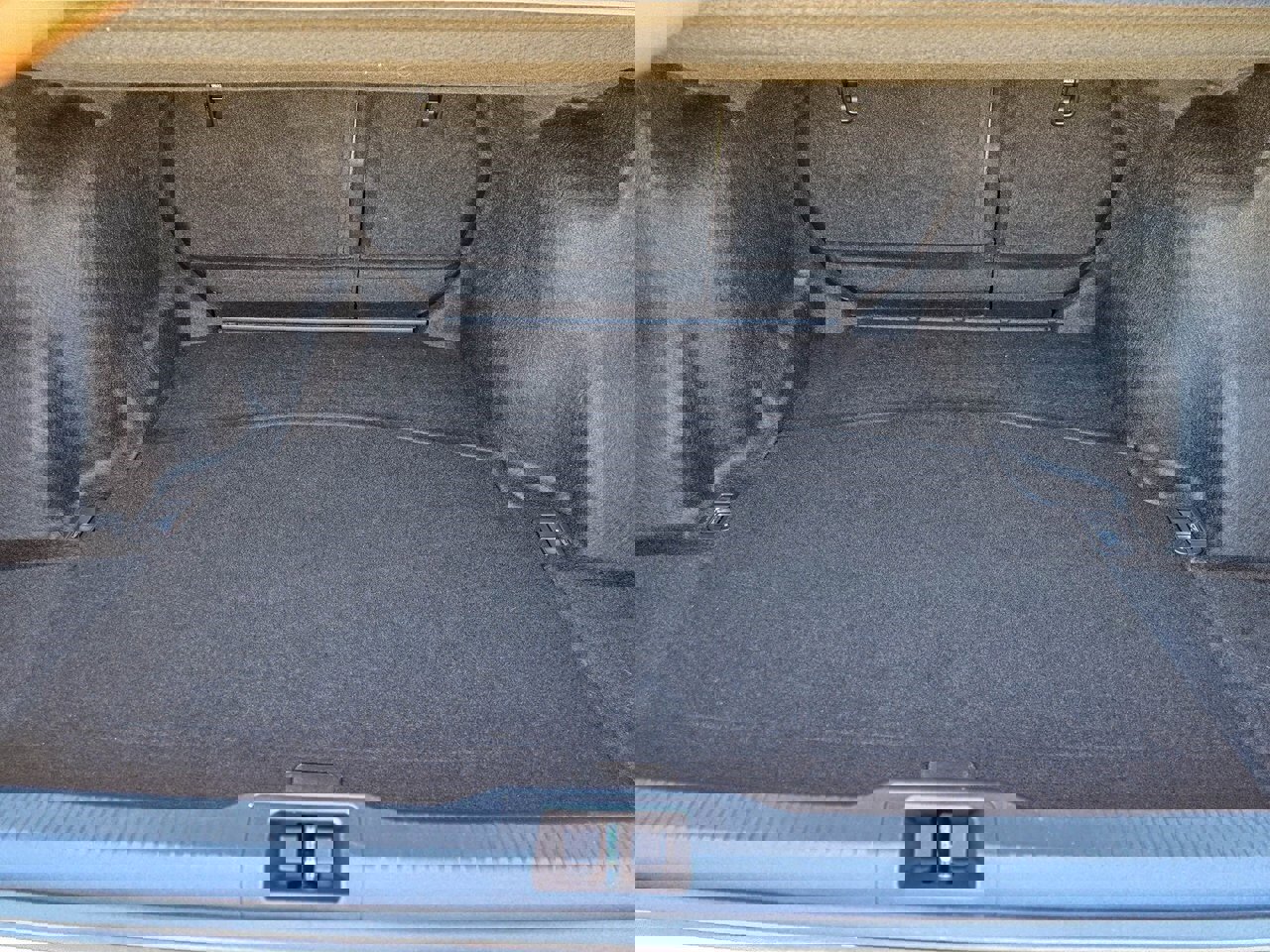 Used 2025 Lexus IS 350 F Sport w/ Navigation Package image 33