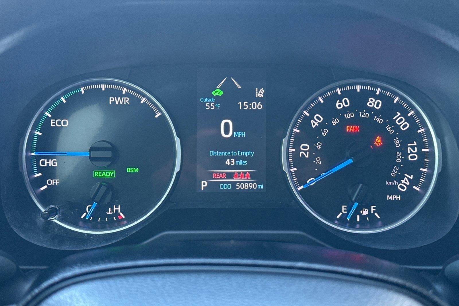 Used 2021 Toyota RAV4 XLE w/ Carpet Mat Package (TMS) image 23