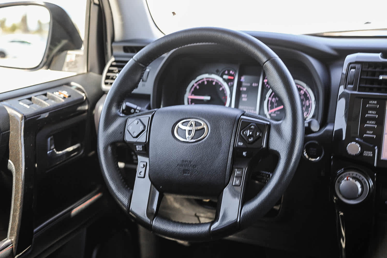 Used 2020 Toyota 4Runner TRD Off-Road Premium w/ Moonroof Package AWD/4WD image 15