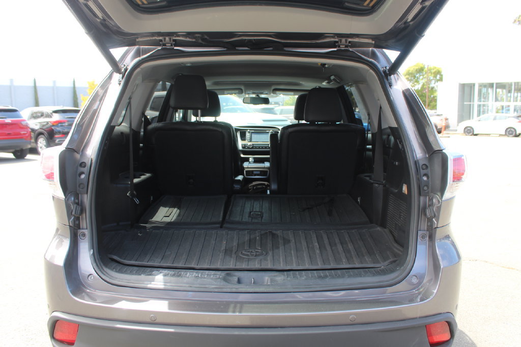 Used 2014 Toyota Highlander Limited FWD image 10