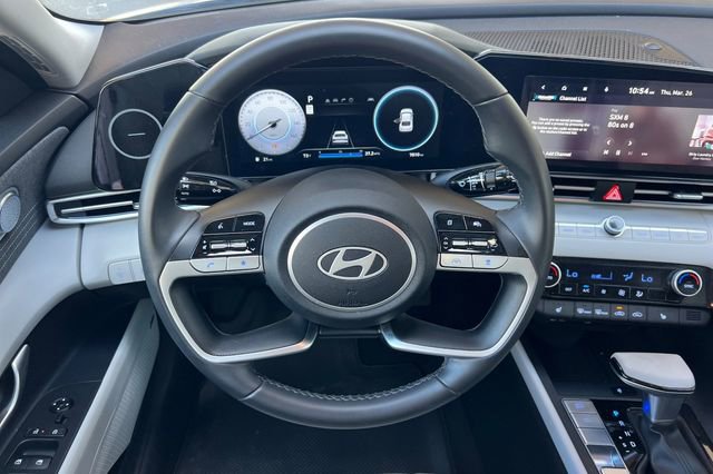 Used 2025 Hyundai Elantra Limited FWD image 18