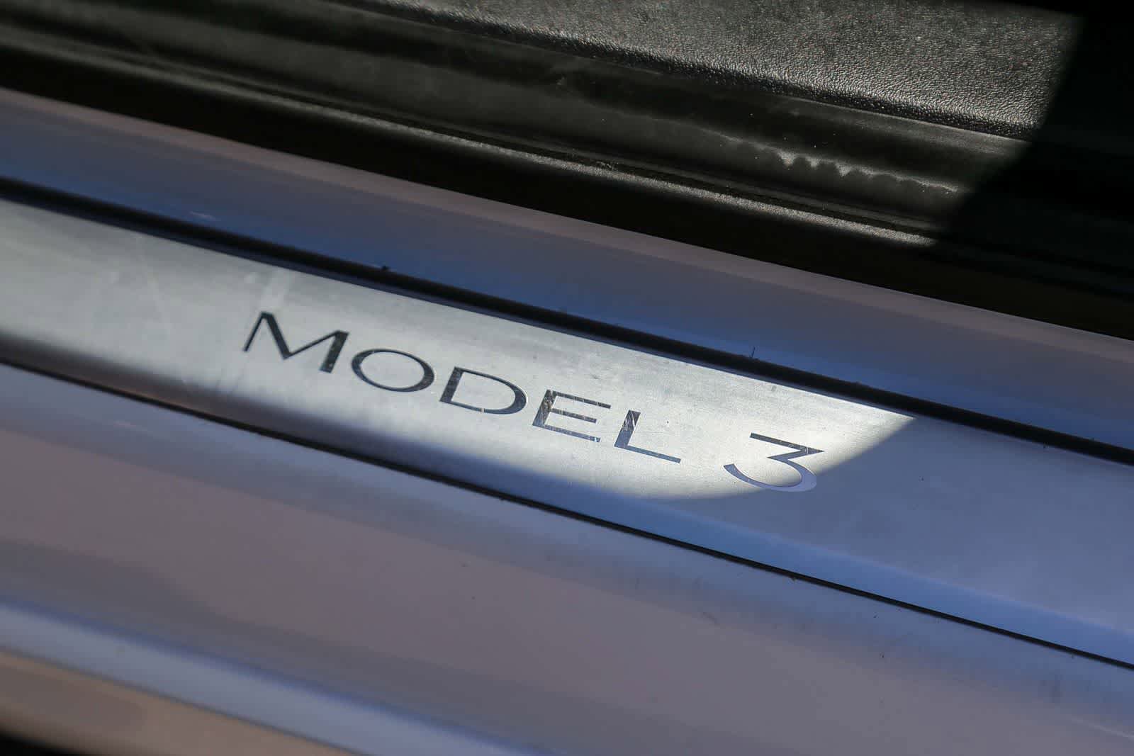 Used 2020 Tesla Model 3 Standard Range Plus RWD image 21