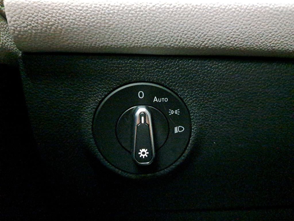 New 2025 Volkswagen Taos SEL image 26