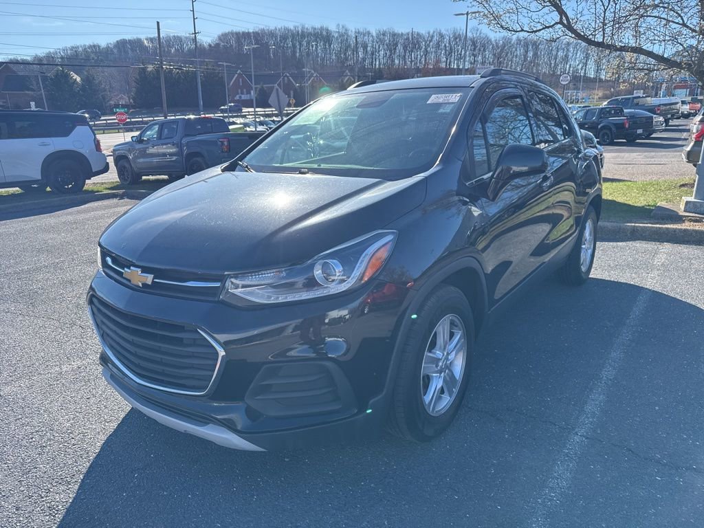 Used 2019 Chevrolet Trax LT w/ LT Convenience Package image 2