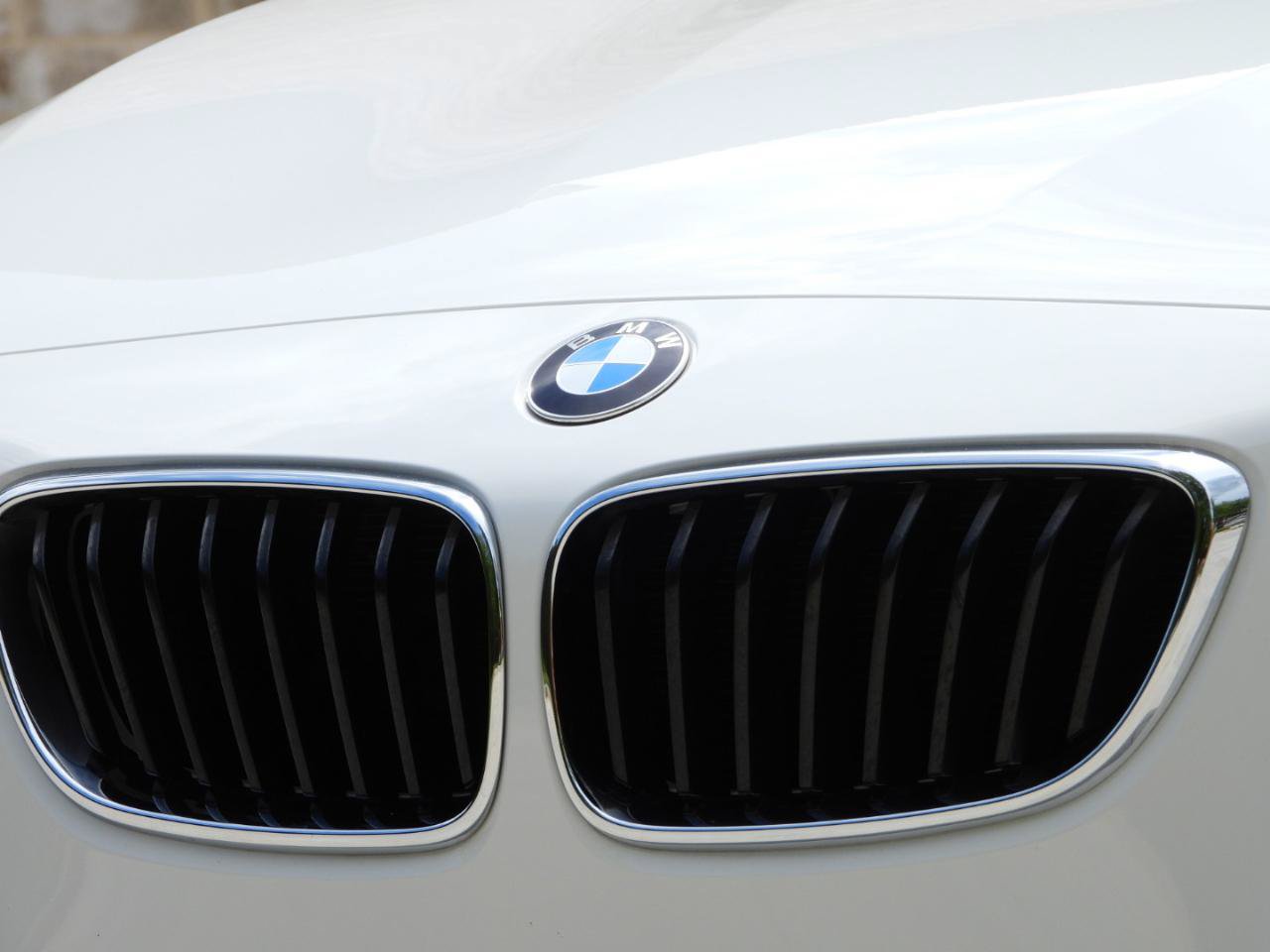 Used 2017 BMW 230i Convertible RWD image 4