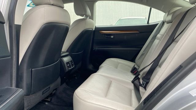 Used 2015 Lexus ES 300h image 14