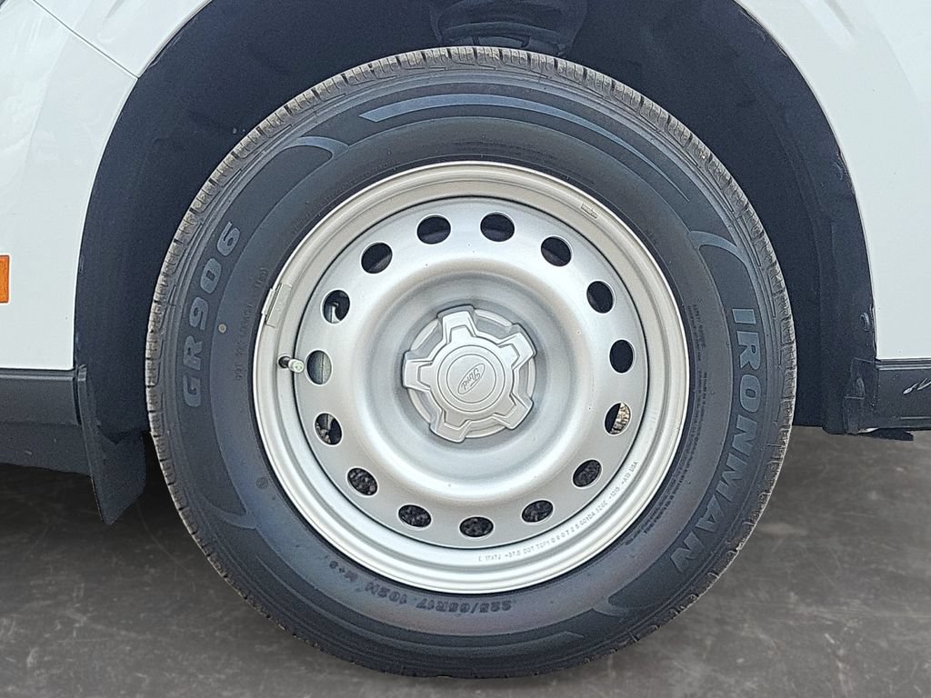 Used 2025 Ford Maverick XL w/ Equipment Group 102A AWD/4WD image 9