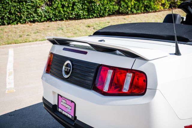 Used 2010 Ford Mustang GT Premium image 27