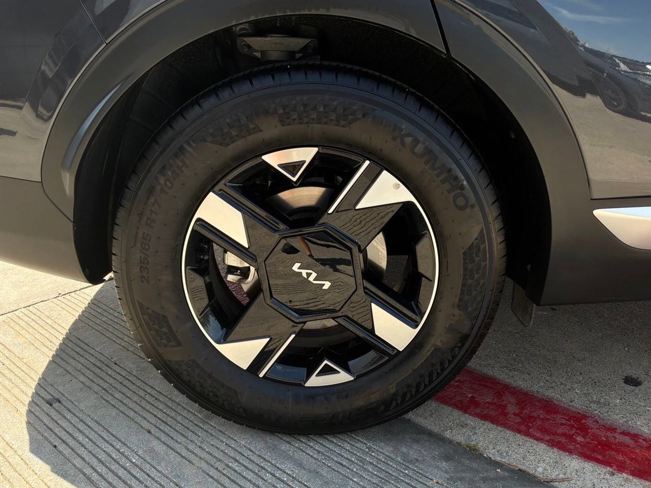 Used 2026 Kia Sportage LX FWD image 9