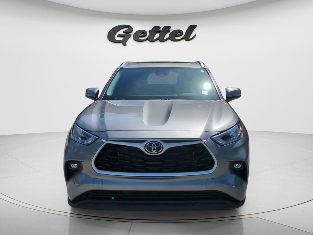 Certified 2026 Toyota Highlander XLE image 2