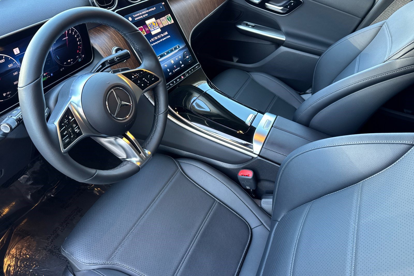 Certified 2025 Mercedes-Benz GLC 350e 4MATIC image 4