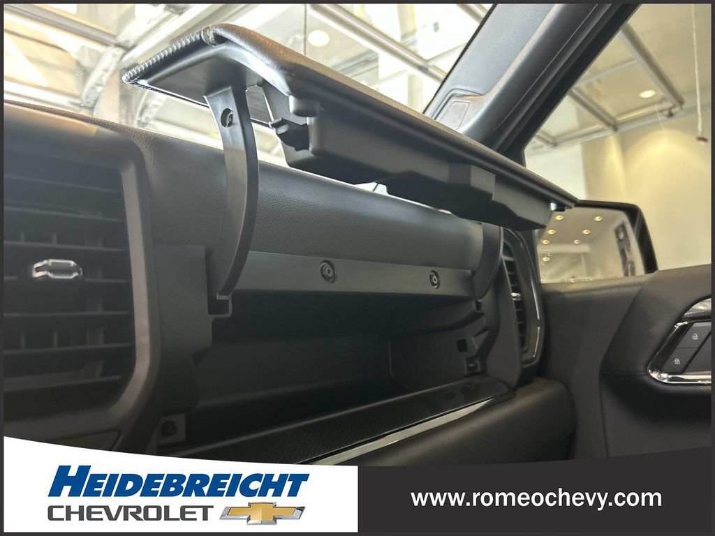 Used 2024 Chevrolet Silverado 1500 ZR2 w/ Technology Package AWD/4WD image 28