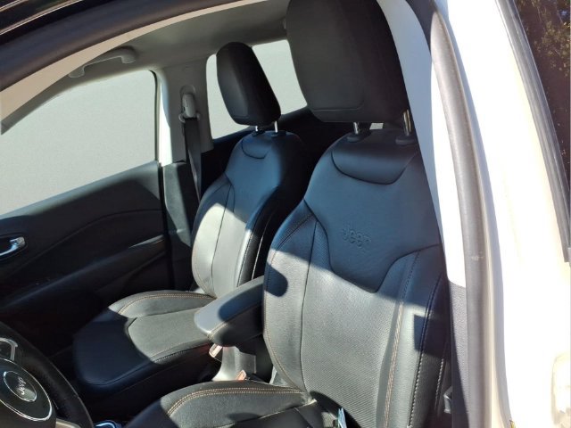 Used 2018 Jeep Compass Limited w/ Navigation Group AWD/4WD image 14