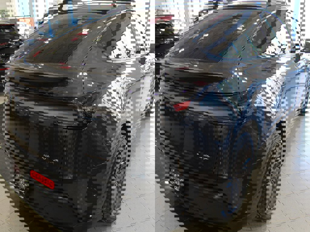 Used 2026 Tesla Model Y Long Range image 5