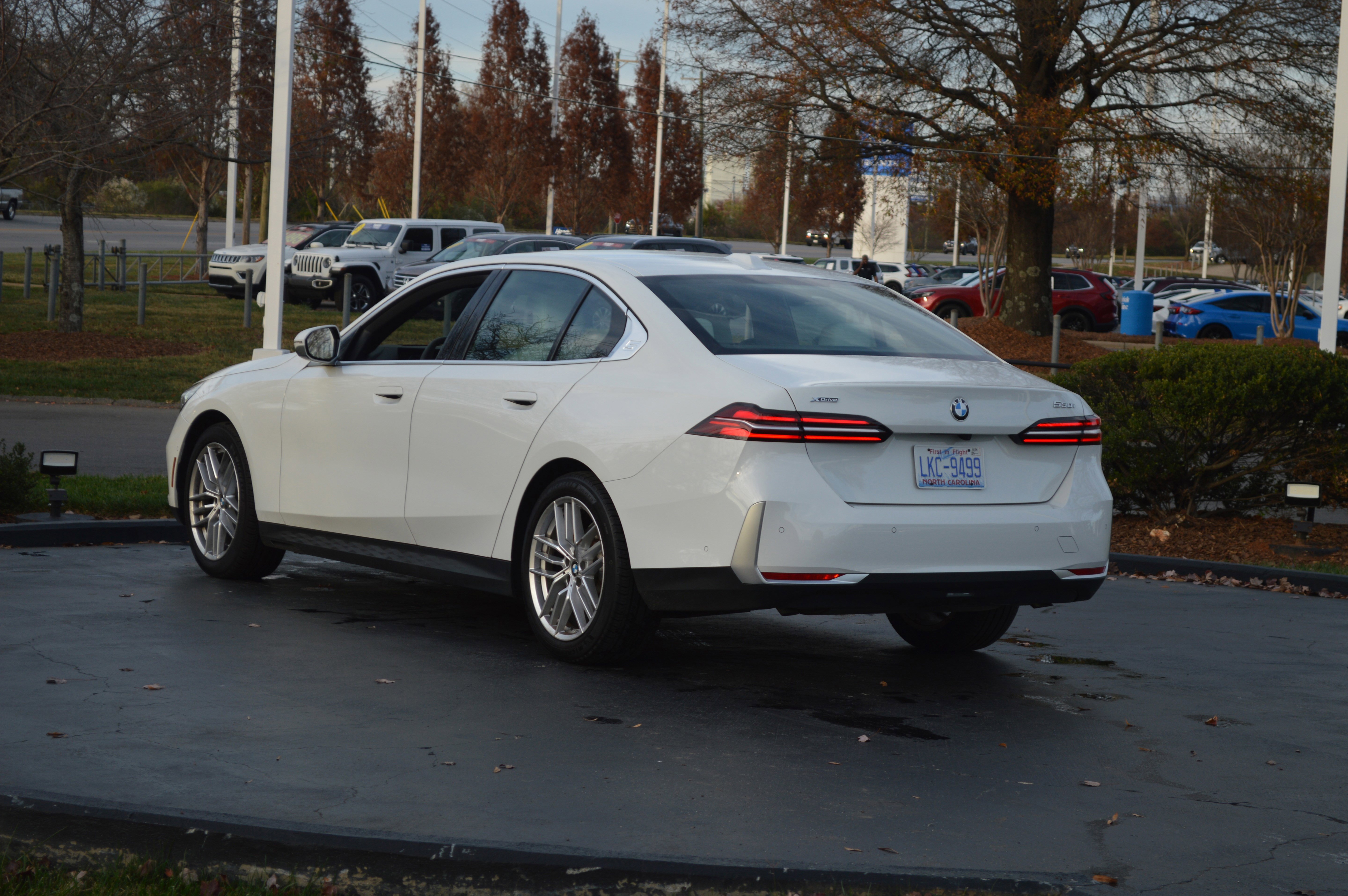 Used 2025 BMW 530i xDrive w/ Premium Package image 6