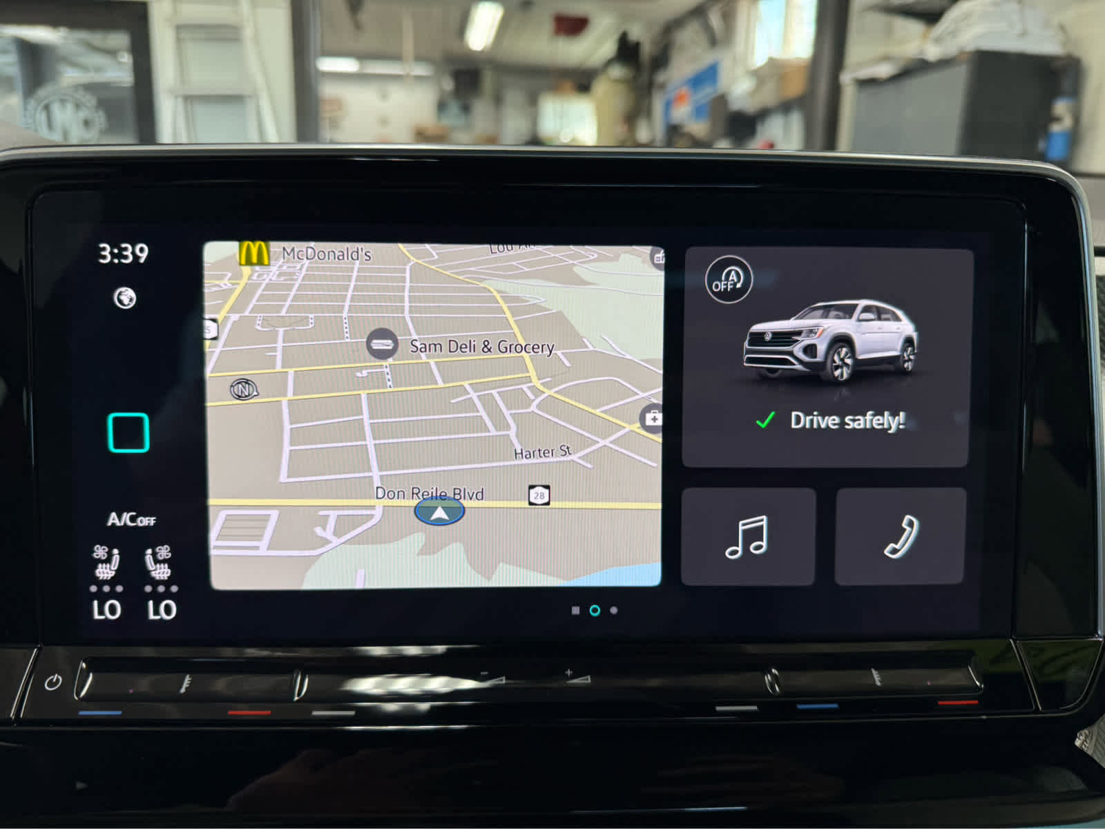 Used 2024 Volkswagen Atlas Cross Sport SEL Premium R-Line image 23