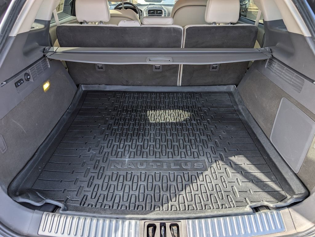 Used 2020 Lincoln Nautilus Reserve w/ Equipment Group 202A image 31