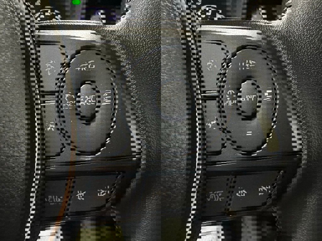 Used 2025 Toyota Corolla SE image 21