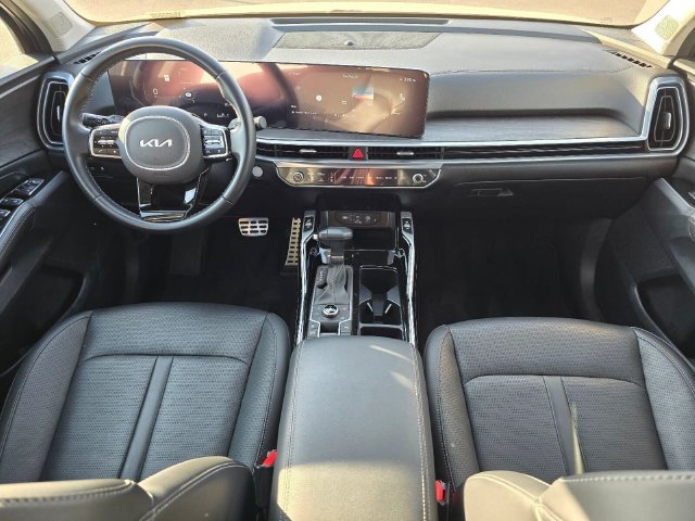 Used 2025 Kia Sorento SX AWD/4WD image 14