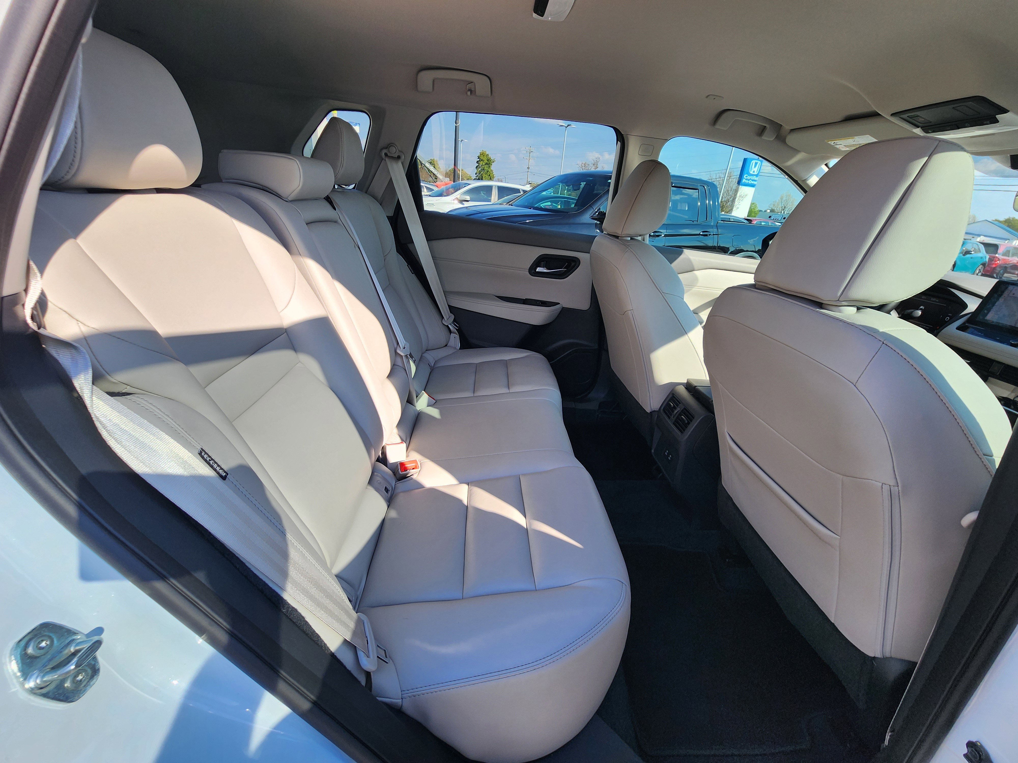 Used 2024 Nissan Rogue SL image 13