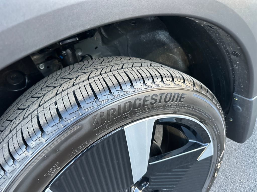 Used 2026 Nissan Kicks SR w/ Cold Weather Package image 13