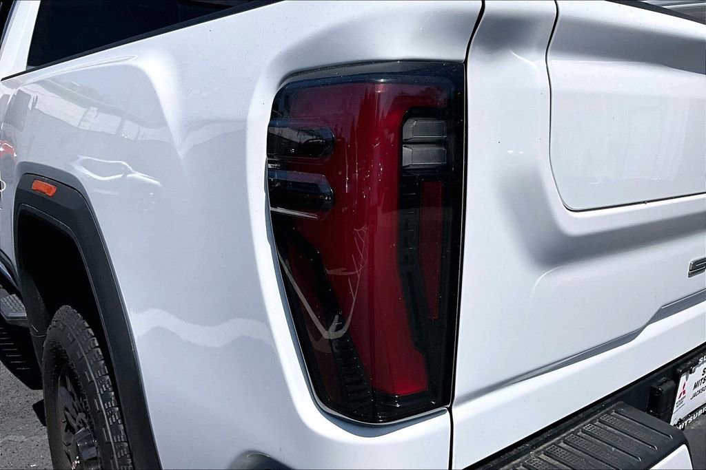 Used 2025 GMC Sierra 2500 AT4 w/ AT4 Premium Plus Package image 24