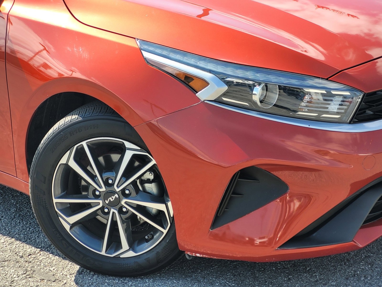 Used 2023 Kia Forte LXS image 9