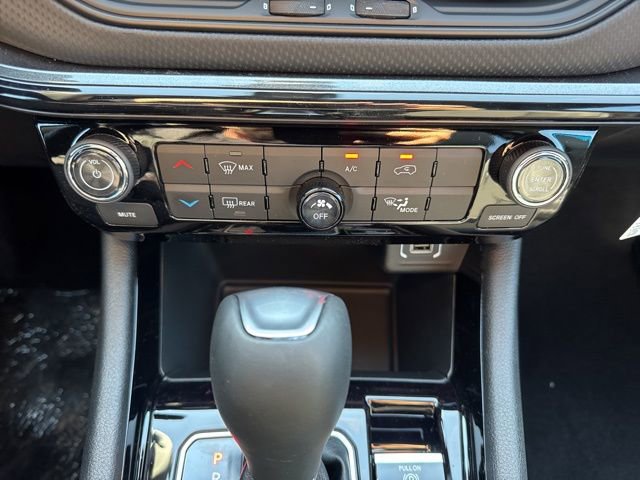 New 2026 Jeep Compass Latitude image 17