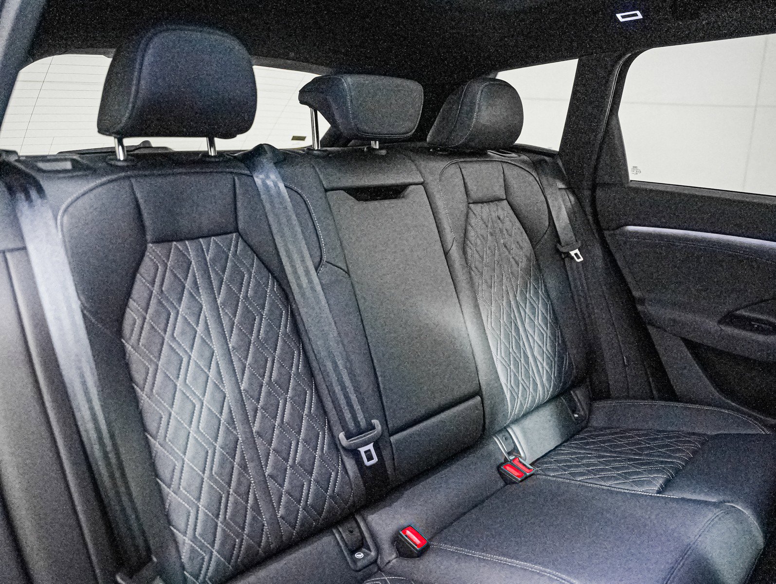 New 2025 Audi SQ6 e-tron Premium Plus image 13