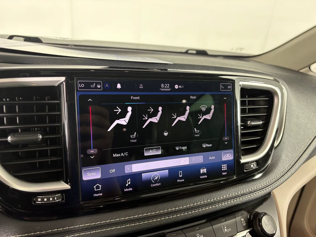 Used 2021 Chrysler Pacifica Touring-L AWD/4WD image 17