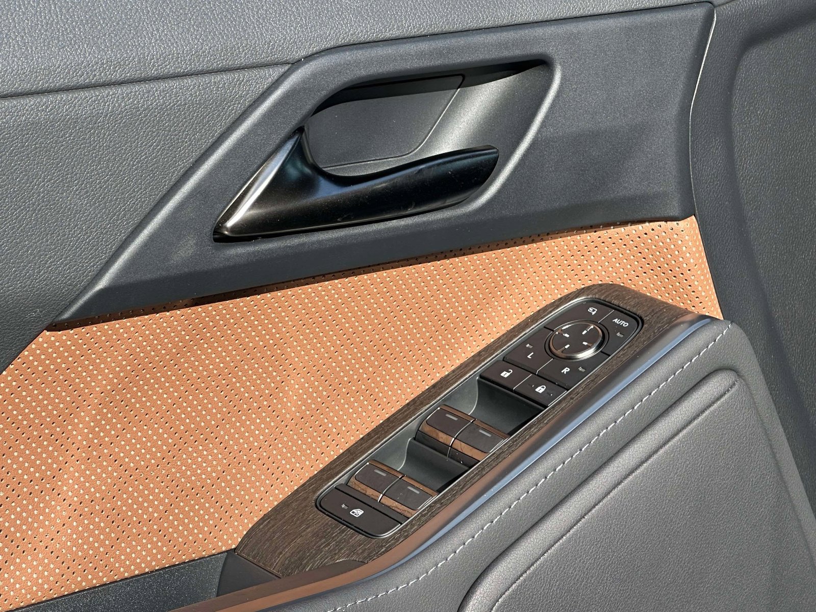 Used 2025 Lexus GX 550 image 20