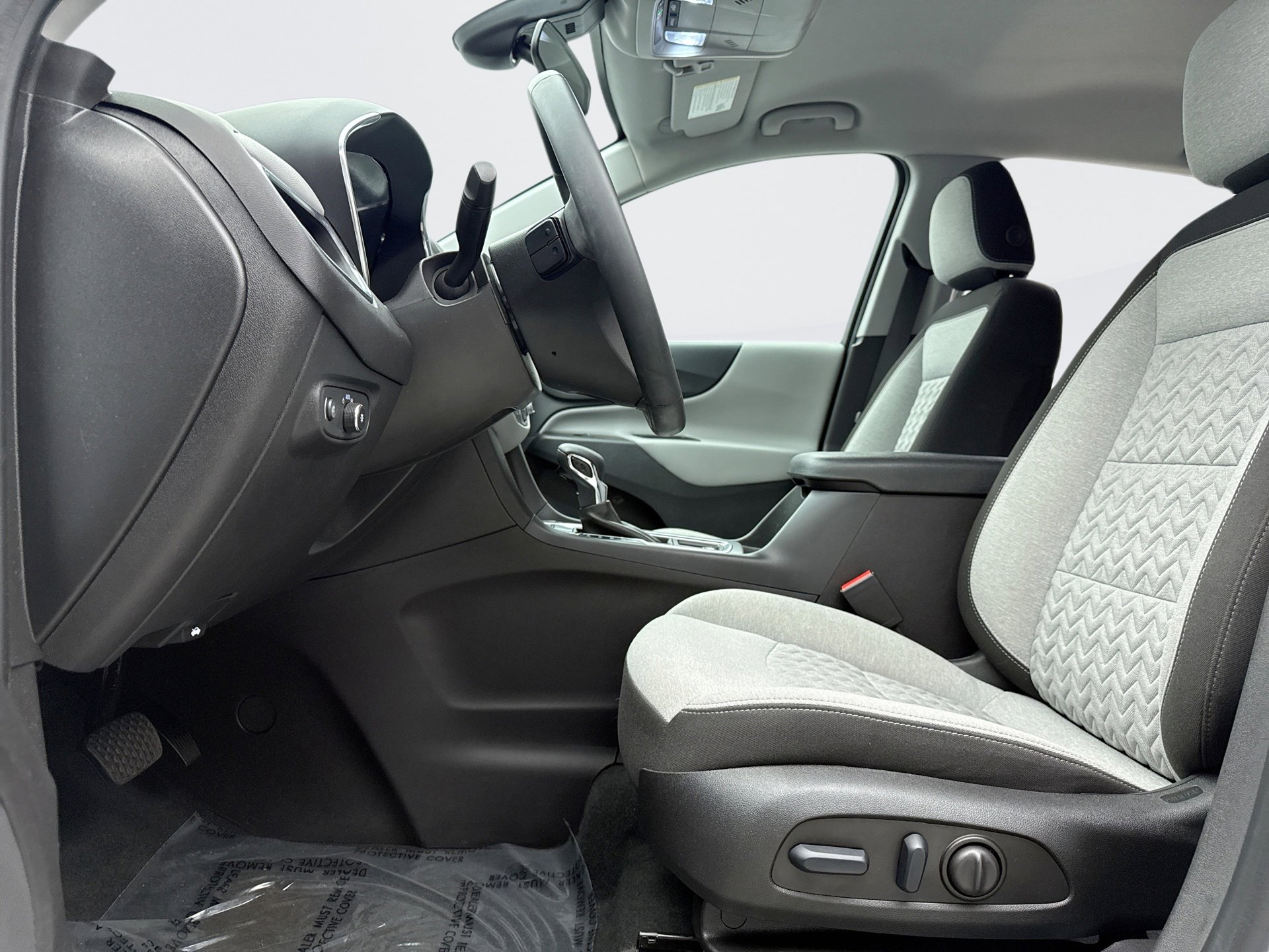 Used 2024 Chevrolet Equinox LT w/ Driver Convenience Package image 11