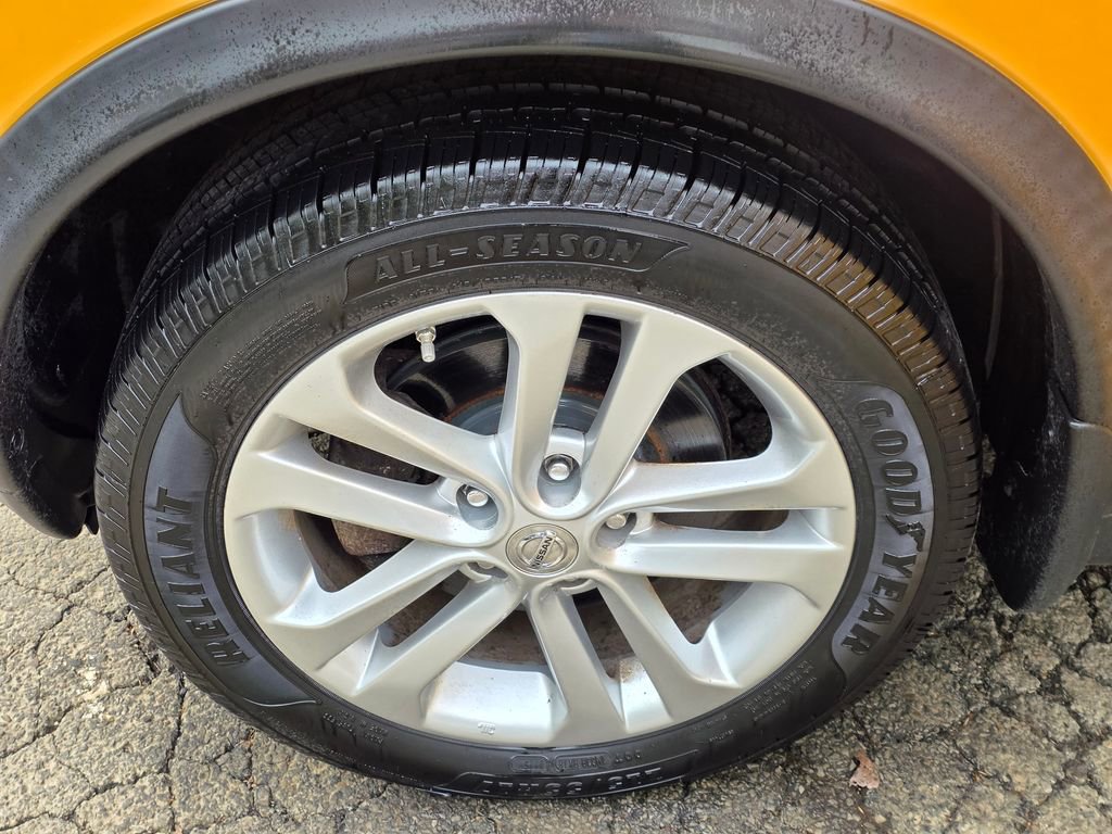Used 2015 Nissan Juke SV w/ Technology Package AWD/4WD image 13