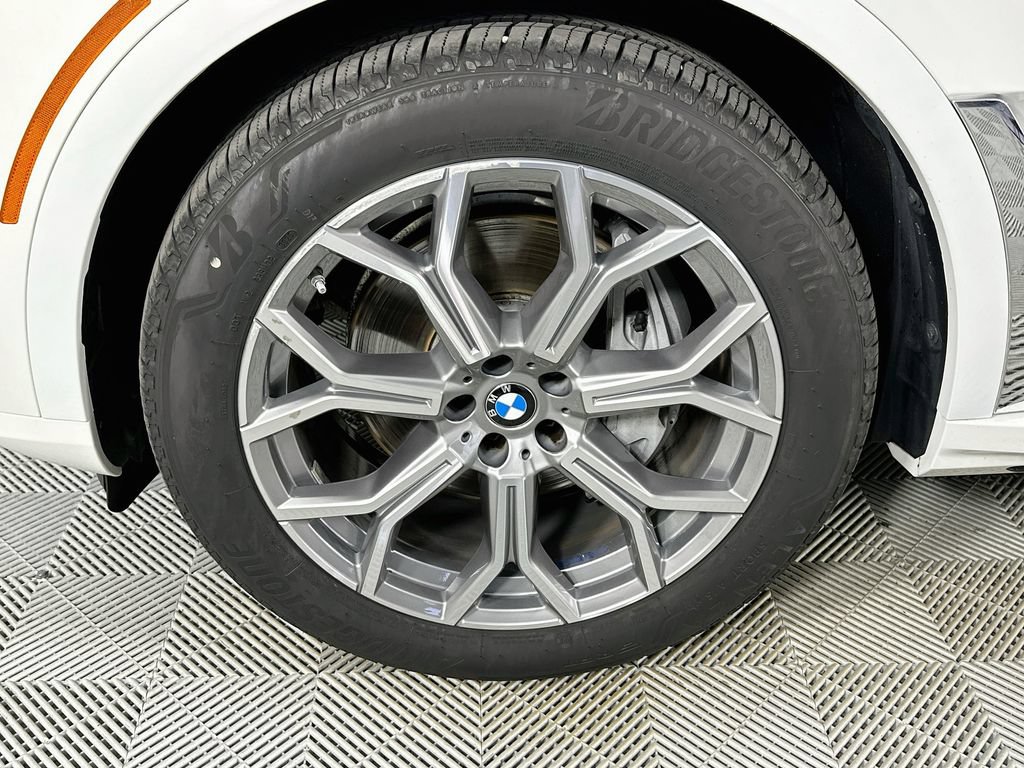 Used 2026 BMW X7 xDrive40i AWD/4WD image 33
