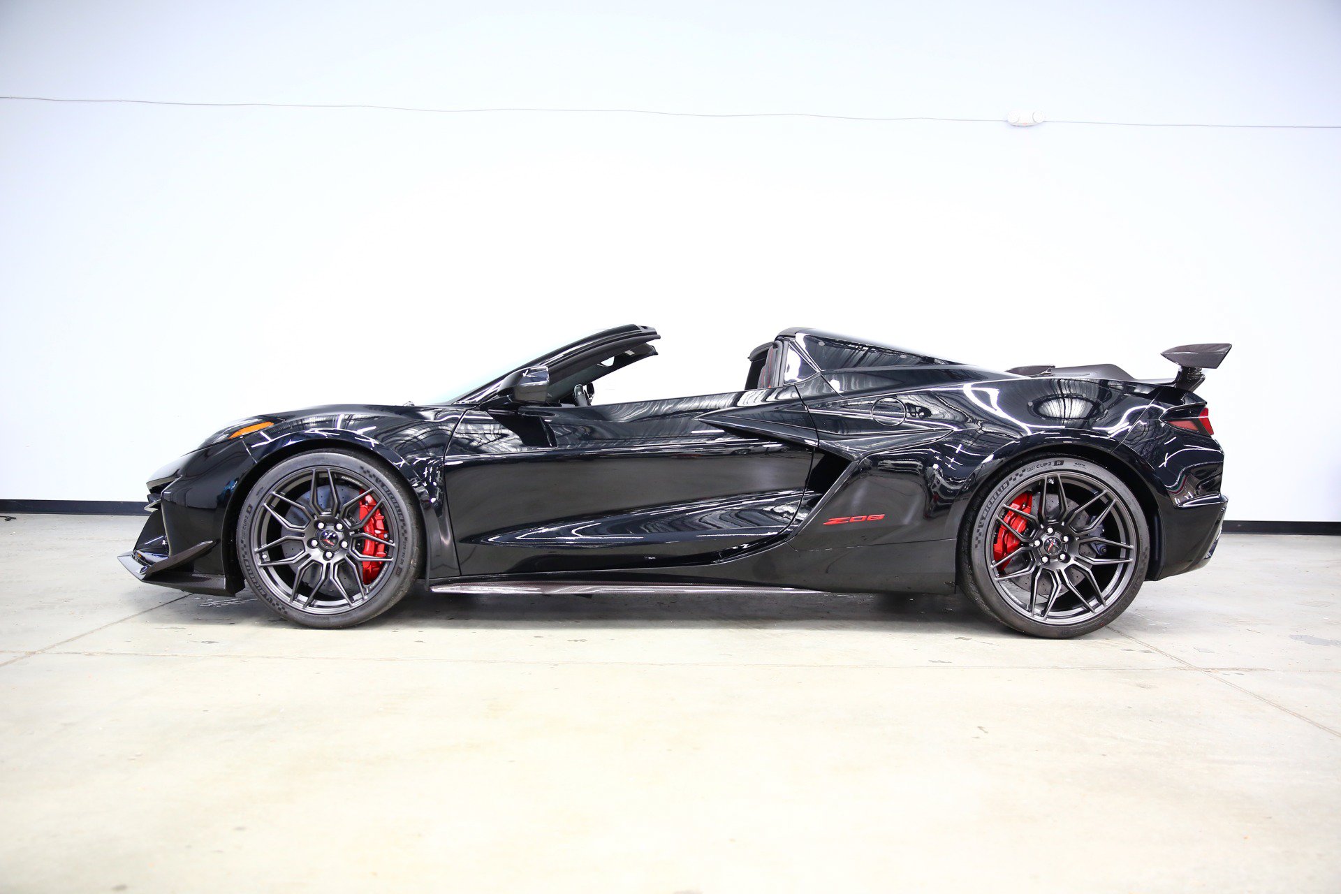 Used 2024 Chevrolet Corvette Z06 w/ Z07 Performance Package RWD image 6