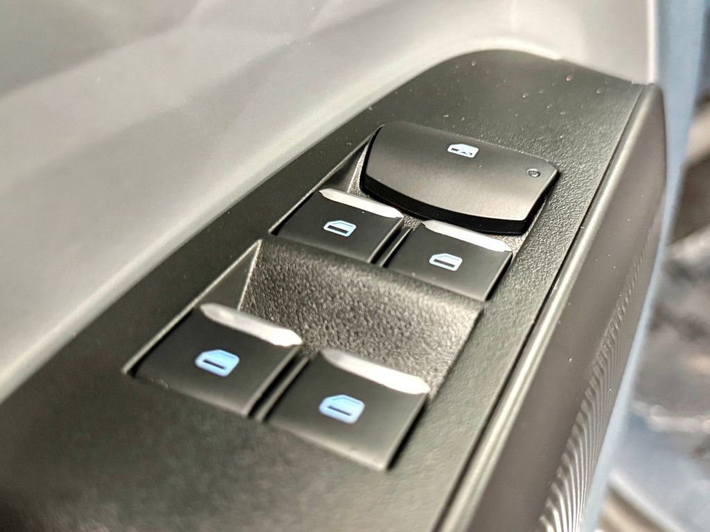 Used 2025 Ford Maverick XL image 18