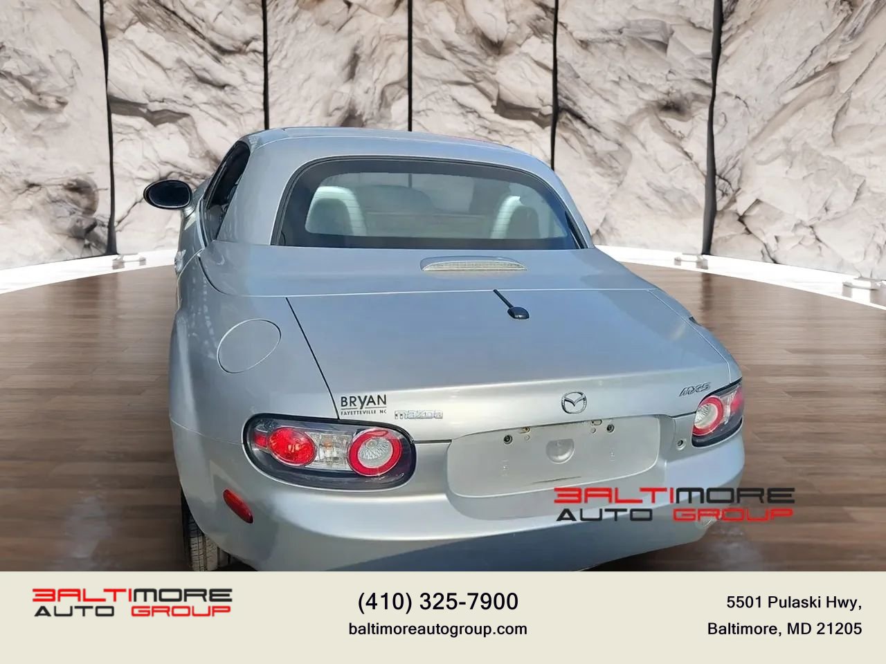 Used 2008 MAZDA MX-5 Miata Touring RWD image 2