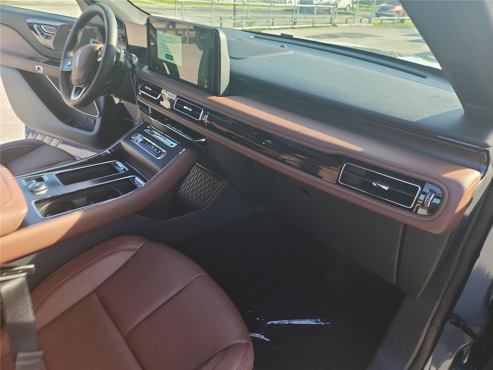 New 2027 Lincoln Aviator Reserve w/ Jet Appearance Package RWD image 27