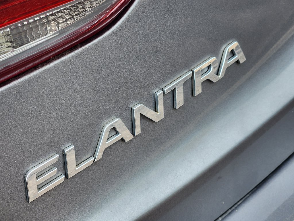 Used 2018 Hyundai Elantra Value Edition FWD image 31