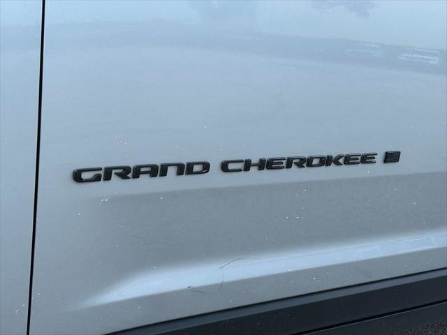 Certified 2024 Jeep Grand Cherokee Limited w/ Black Appearance Package image 28