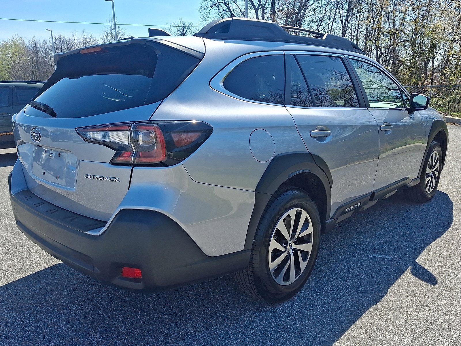 Certified 2025 Subaru Outback Premium AWD/4WD image 4